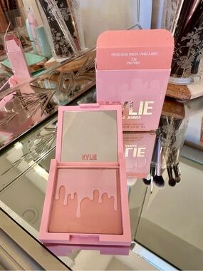 Kylie Pink Power Blush